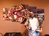 Quelques trophées de la Pizzeria Inn à Perwez.
